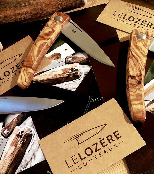 Couteau personnalisé avec votre prénom ou vos initiales en Lozère.